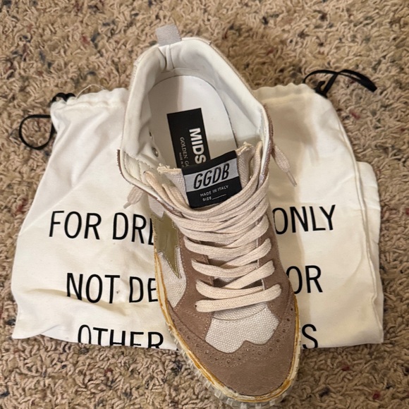 Golden Goose Beige and Gold Star Sneakers - Picture 5 of 5